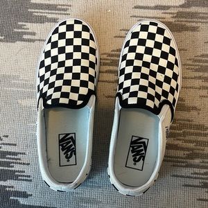 Vans black checkered shoe